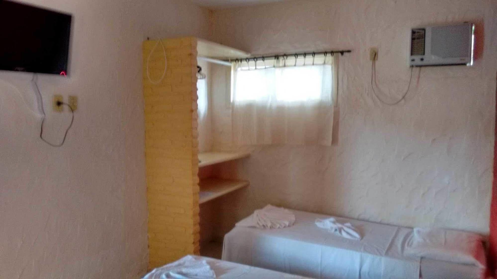 Hotel Pousada Castanheiras Do Village Порту-Сегуру Екстер'єр фото