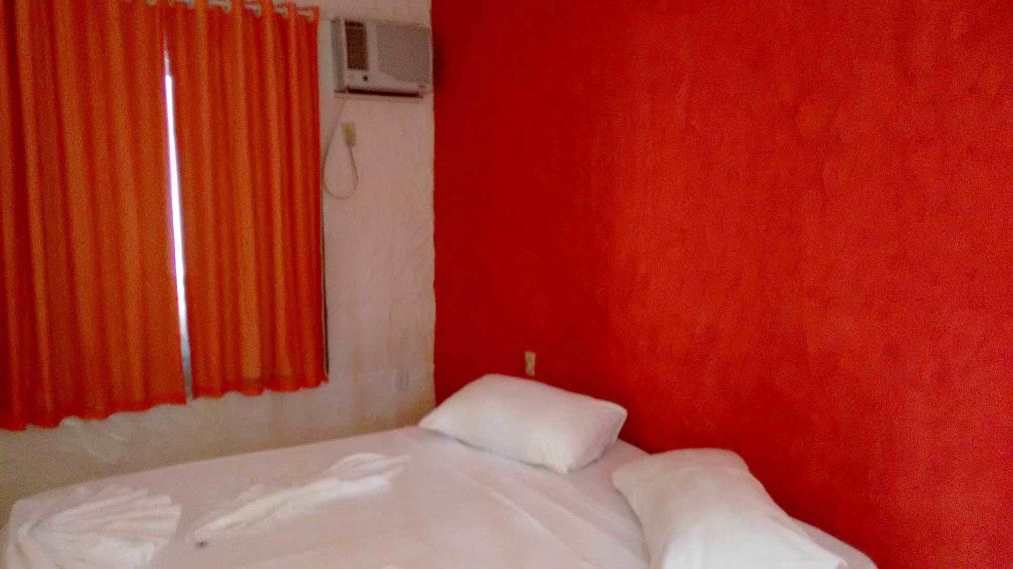 Hotel Pousada Castanheiras Do Village Порту-Сегуру Екстер'єр фото